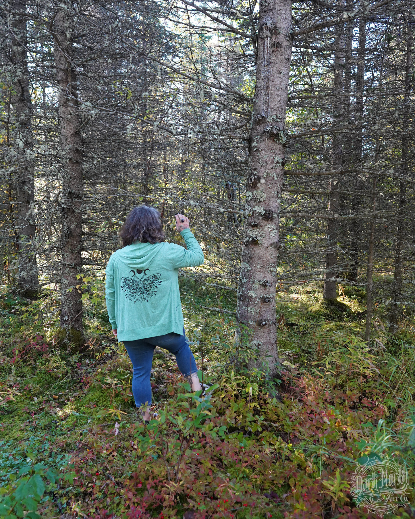 Moth lightweight hoodie green